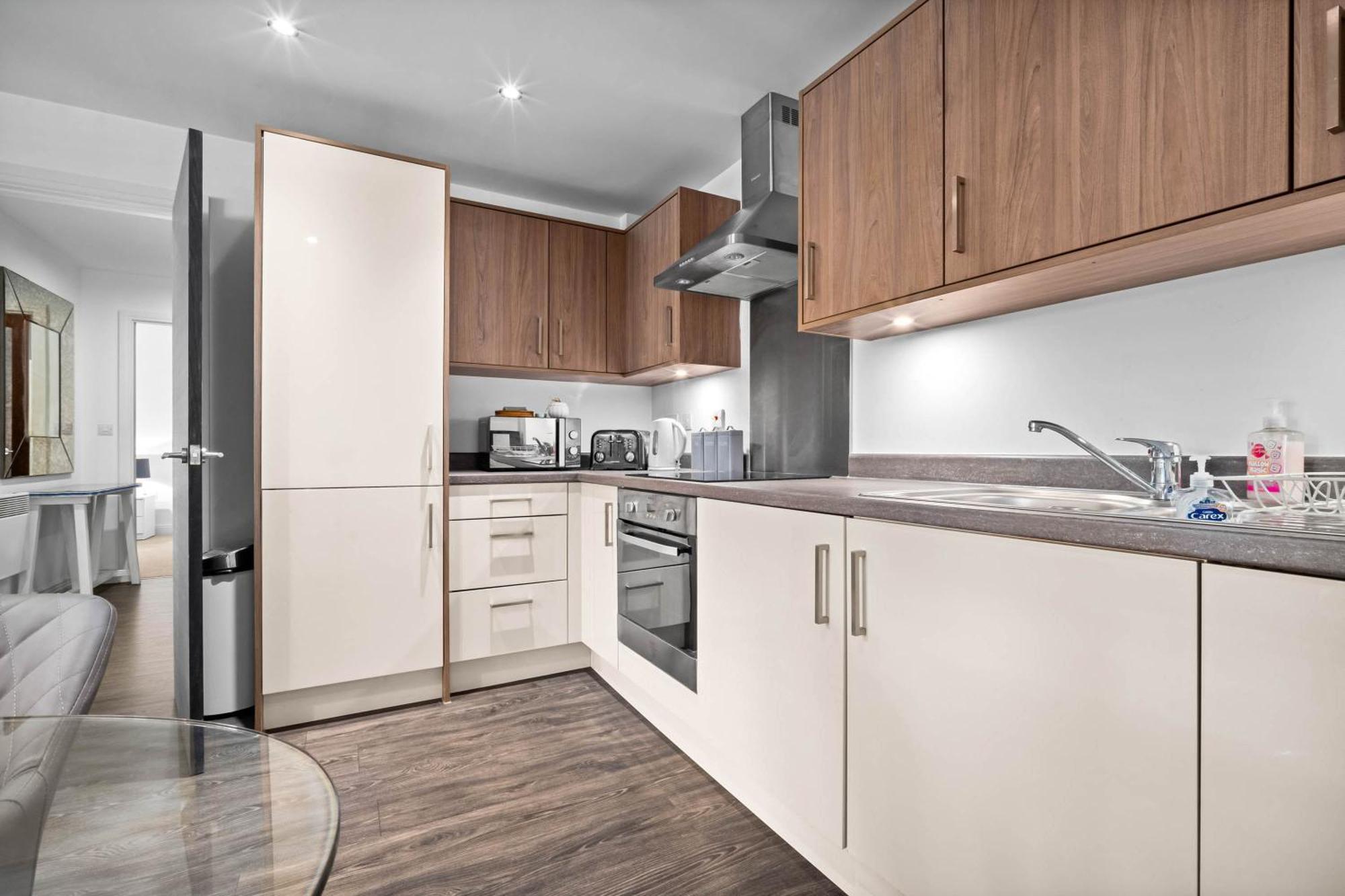 Apartment Luxury 2 Bedroom - Balcony - Parking - Netflix 97m *