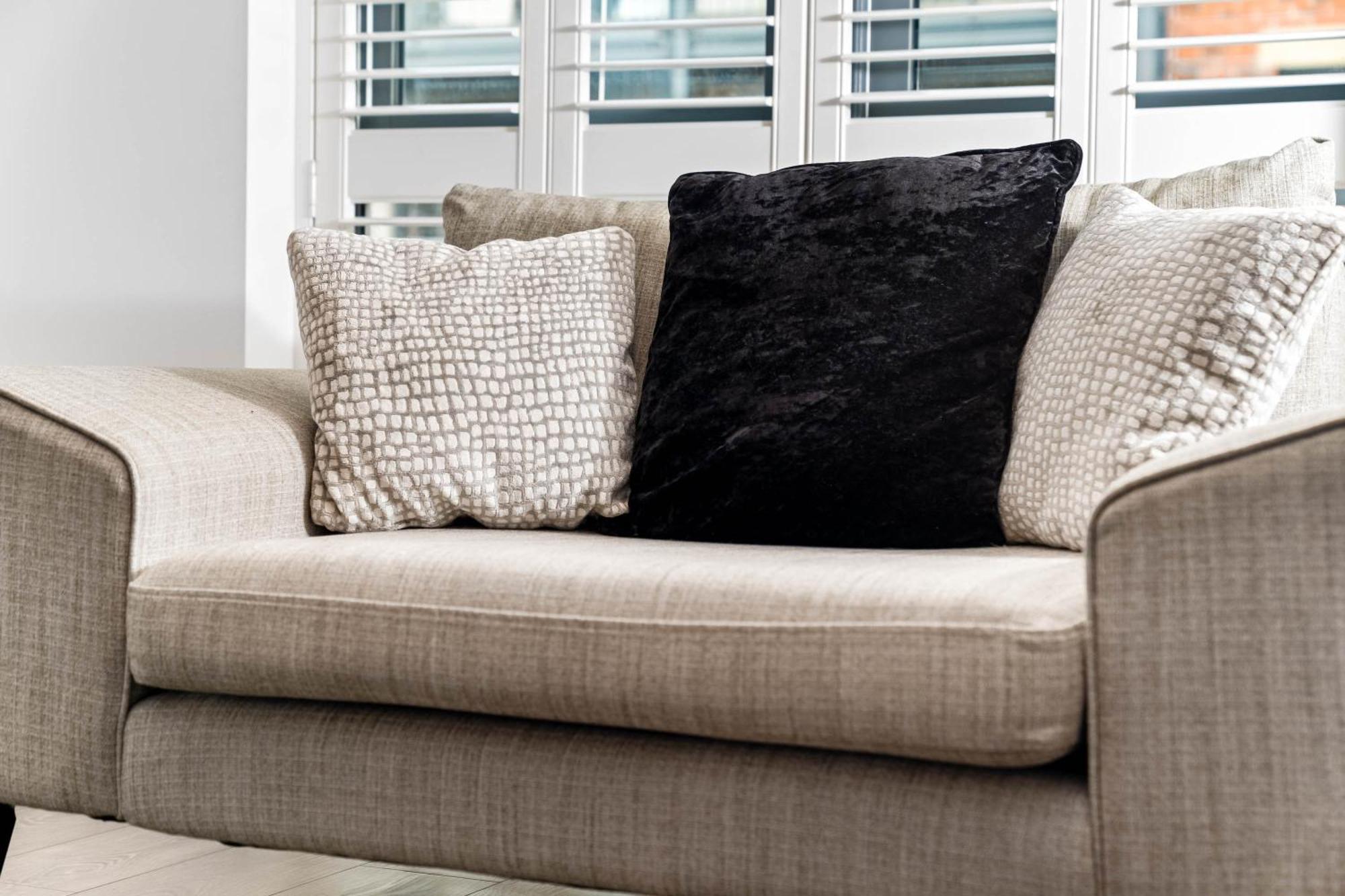 Luxury 2 Bedroom - Balcony - Parking - Netflix 97m